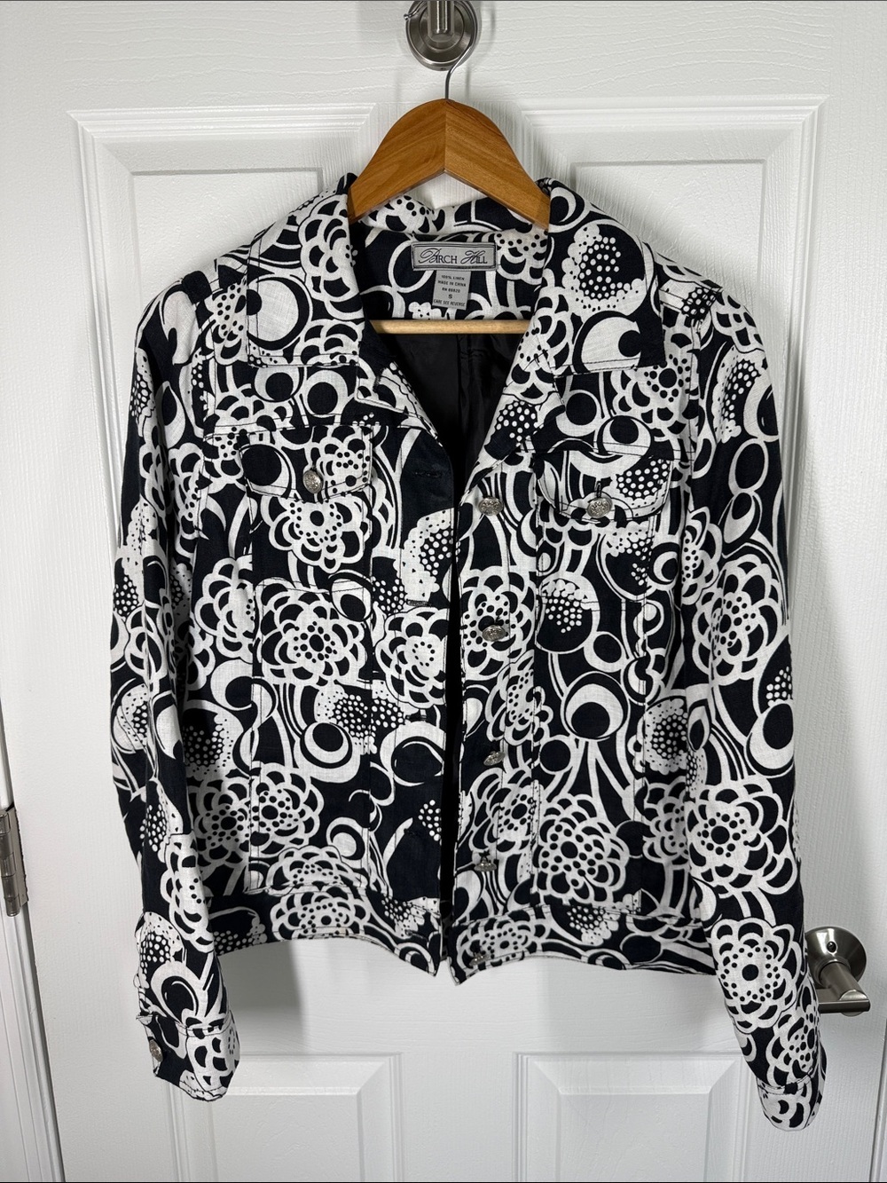 Birch Hill black and whiten print linen jacket with silver buttons size small